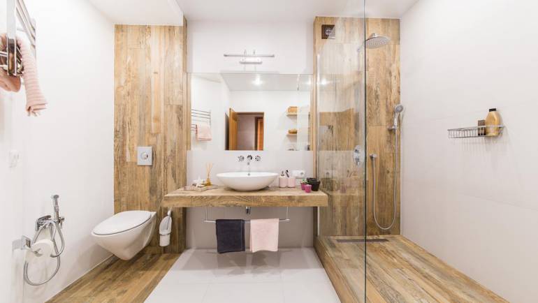 Bathroom Remodeling Chicago From Tub To Shower: Is A Conversion Good For You?